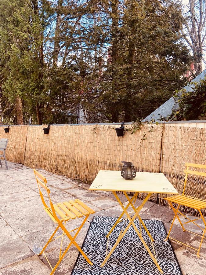 Appartement 2 Chambres Avec Terrasse Vue Sur Jardin Arbore Pontarlier Exterior photo